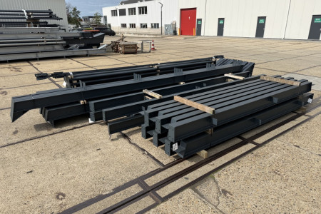 13.00 x 35.00m (455m²)